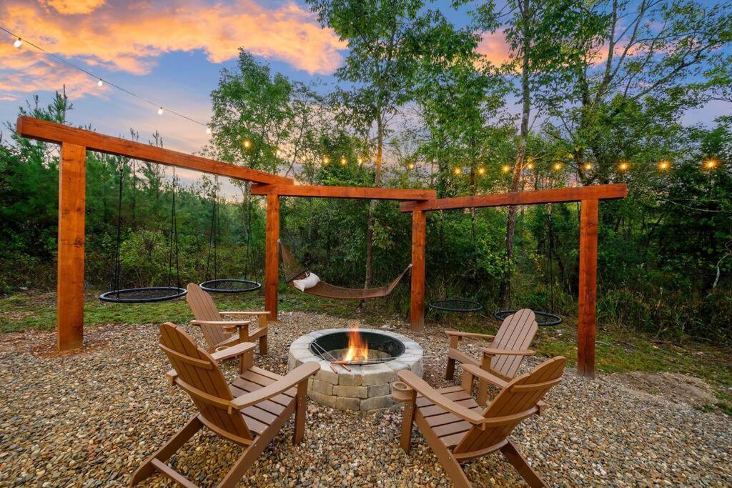 Under The Stars - Secluded, Hot Tub, Firepit, Games Villa Broken Bow Eksteriør billede