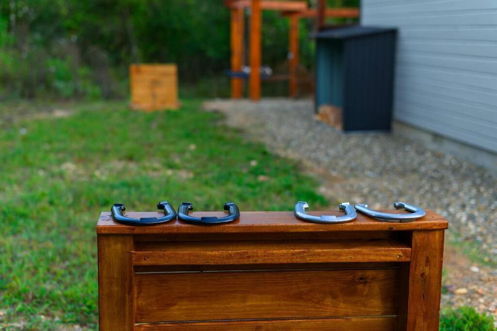 Under The Stars - Secluded, Hot Tub, Firepit, Games Villa Broken Bow Eksteriør billede