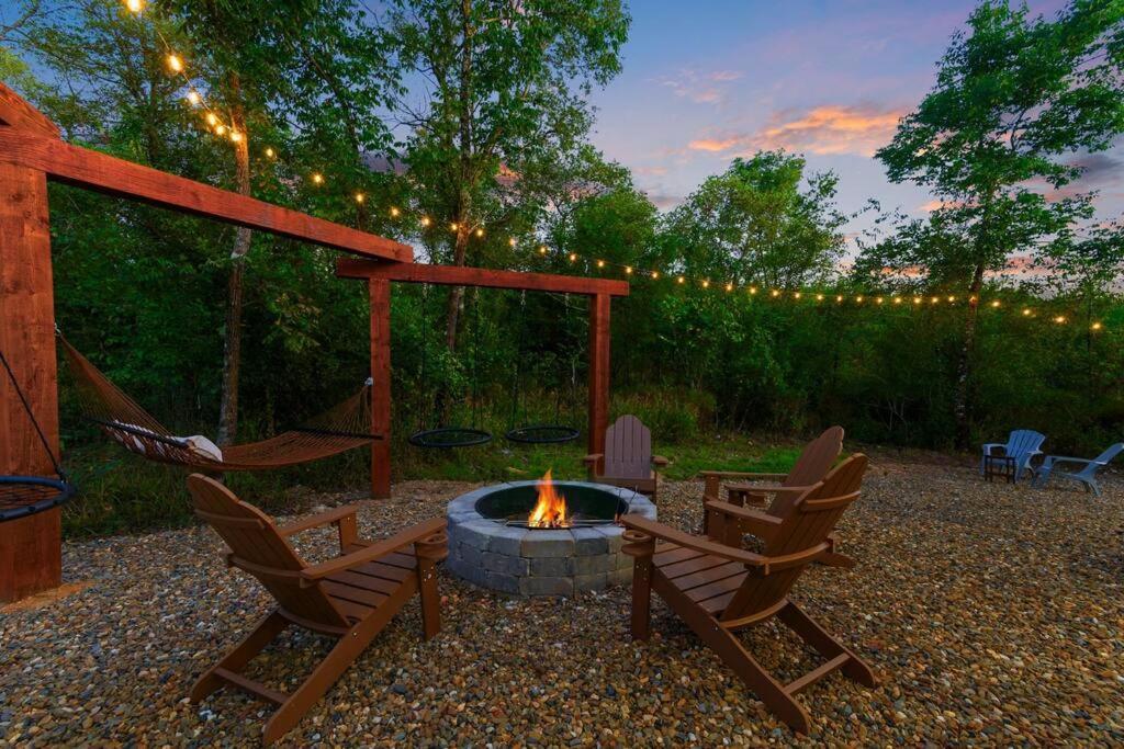 Under The Stars - Secluded, Hot Tub, Firepit, Games Villa Broken Bow Eksteriør billede