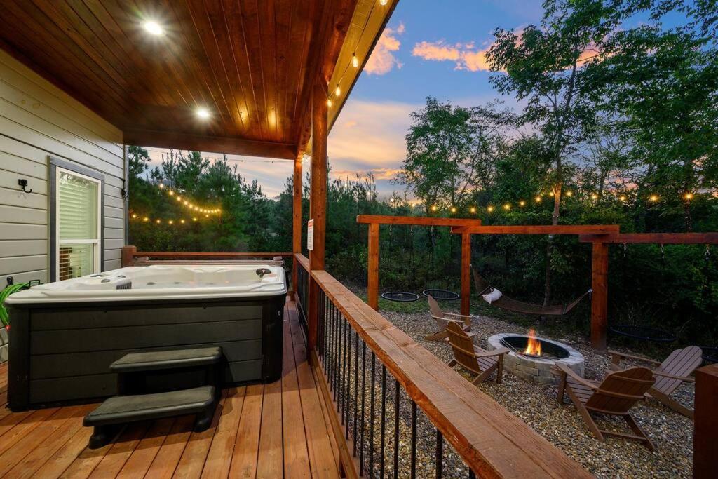 Under The Stars - Secluded, Hot Tub, Firepit, Games Villa Broken Bow Eksteriør billede
