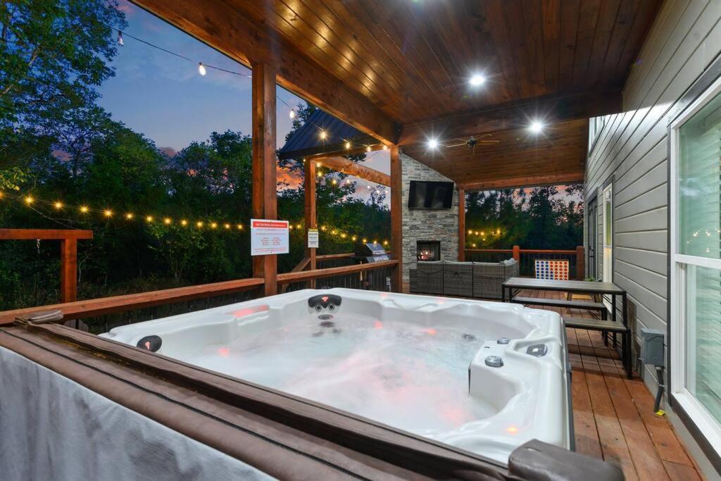 Under The Stars - Secluded, Hot Tub, Firepit, Games Villa Broken Bow Eksteriør billede