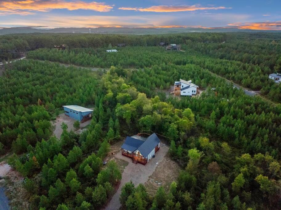 Under The Stars - Secluded, Hot Tub, Firepit, Games Villa Broken Bow Eksteriør billede